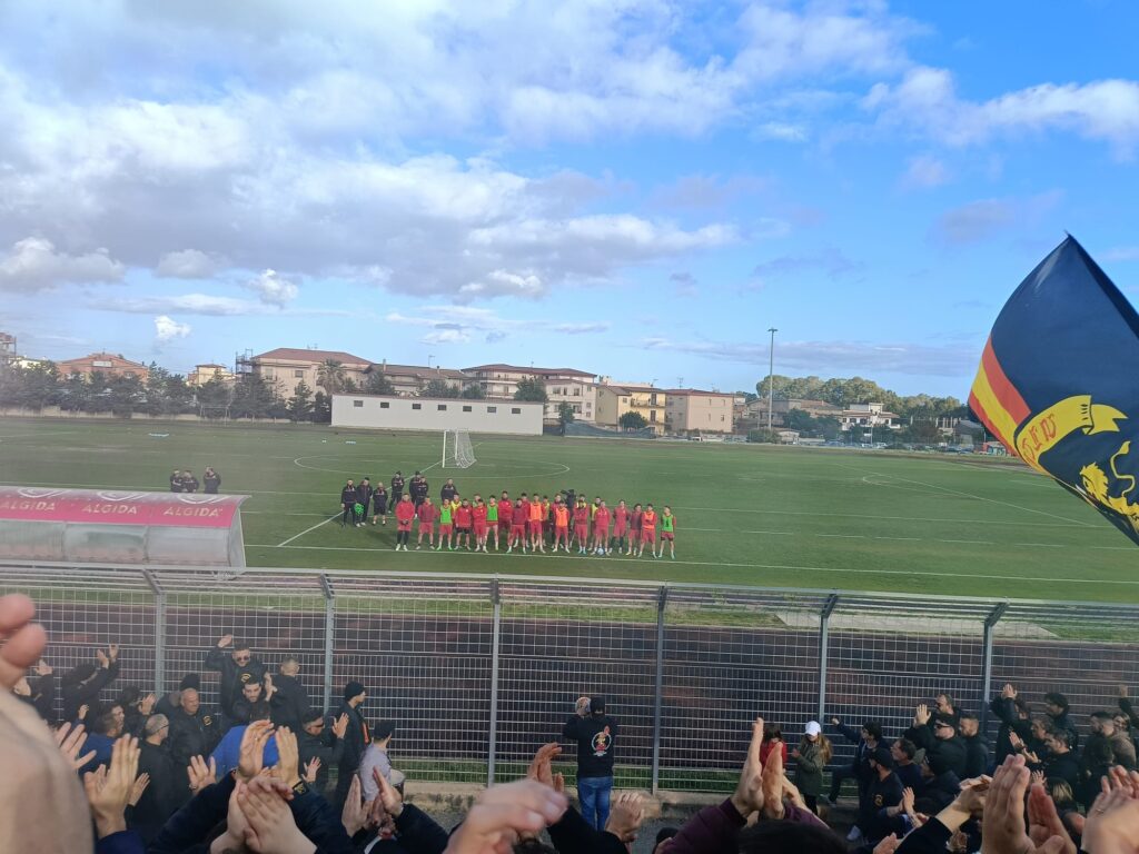 WhatsApp Image 2024 03 02 at 15.58.36 Pre derby quasi in 3000 sugli spalti di Giovino ( foto e video)