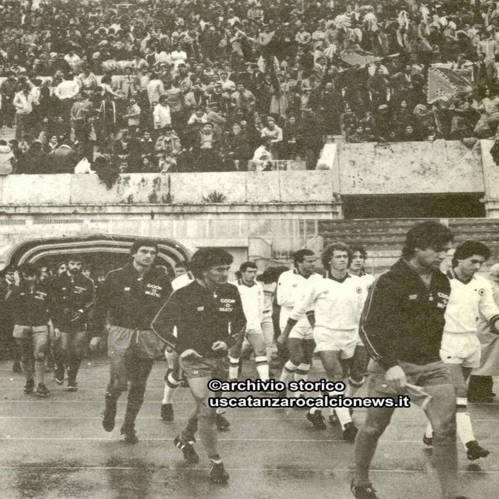 Ranieri Roma Catanzaro 1980 81 Sir Claudio Ranieri lascia il calcio e con sè 8 anni di Catanzaro, li ripercorriamo attraverso 29 scatti del nostro archivio storico.