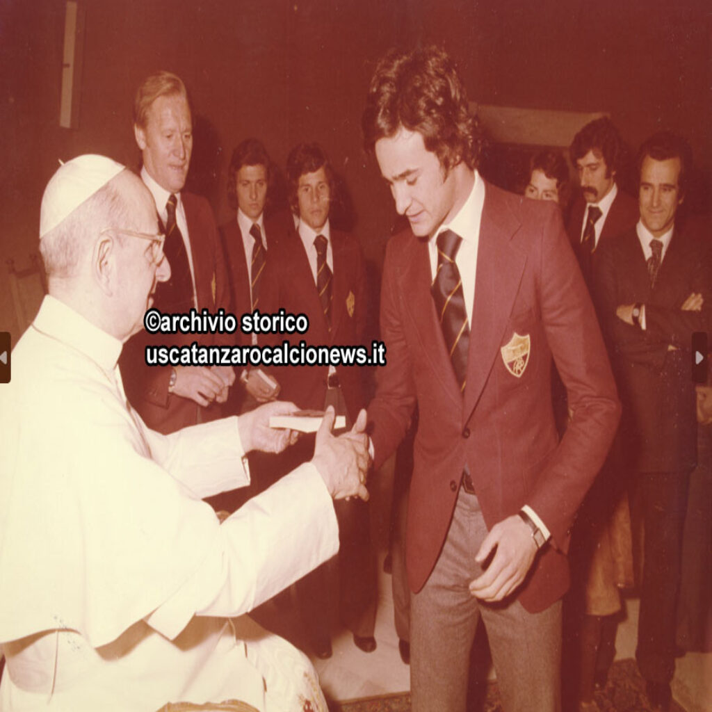 Ranieri con il papa Sir Claudio Ranieri lascia il calcio e con sè 8 anni di Catanzaro, li ripercorriamo attraverso 29 scatti del nostro archivio storico.